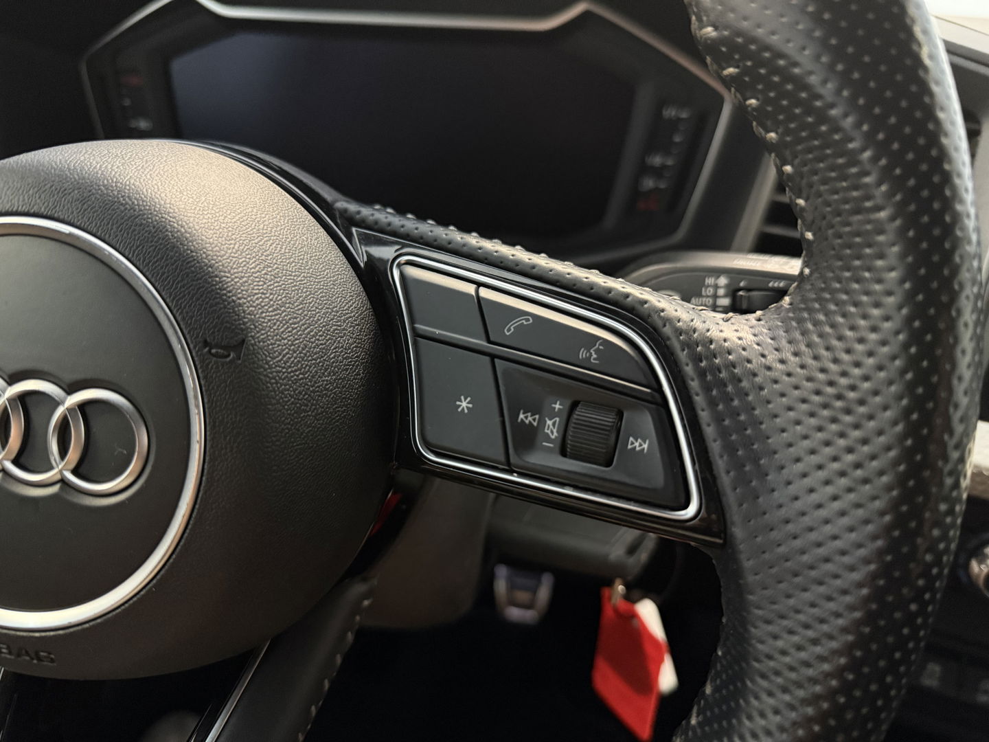 Audi A1 25 TFSI S-line | Virtual | Carplay | Cruise | Parkeersens. | LED | NAP