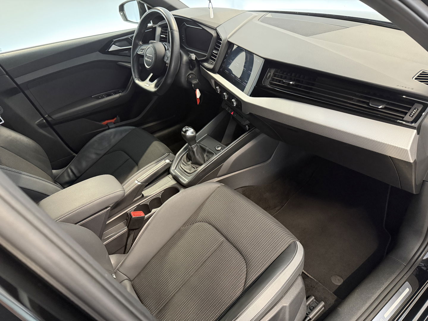 Audi A1 25 TFSI S-line | Virtual | Carplay | Cruise | Parkeersens. | LED | NAP