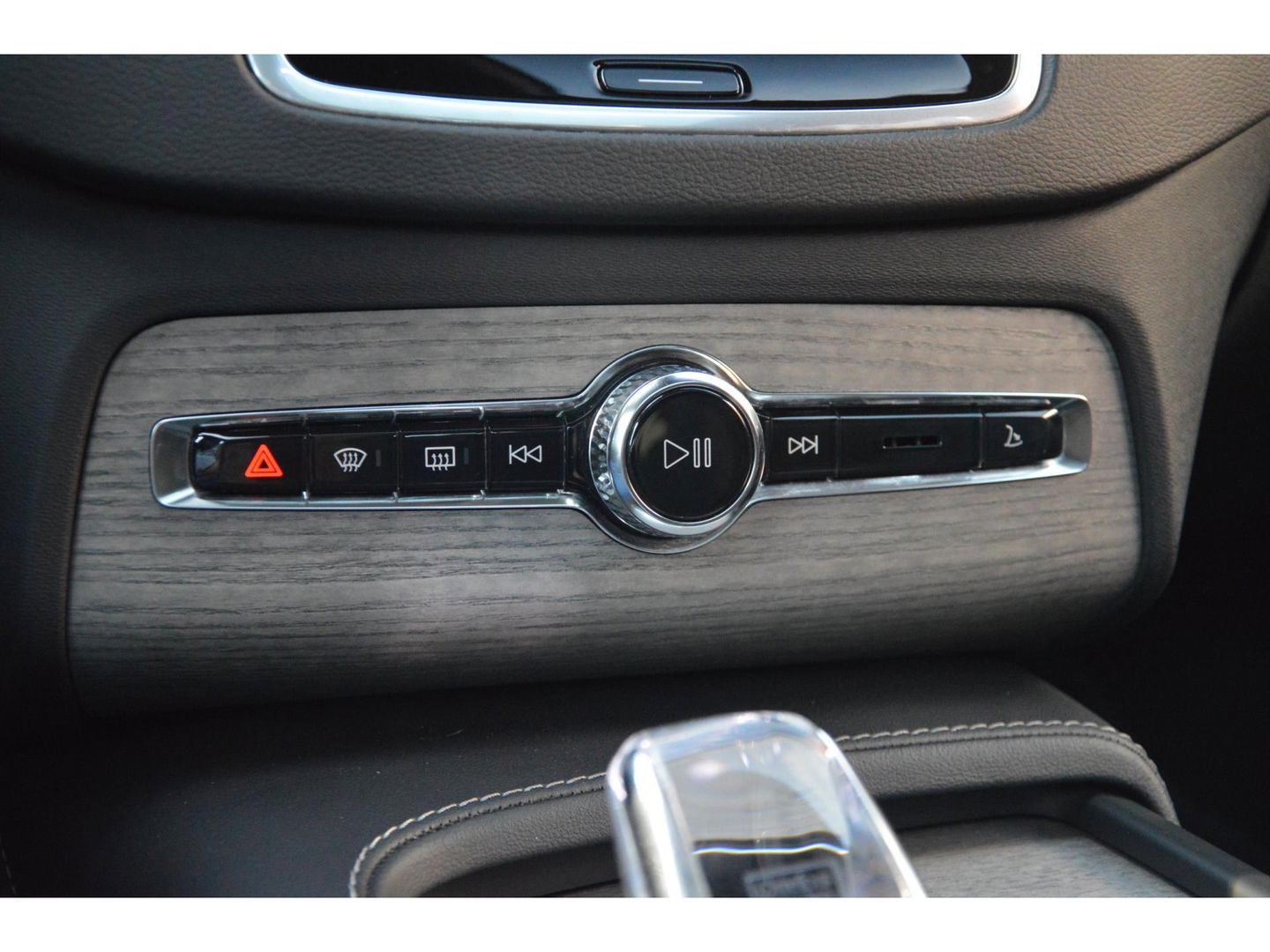 Volvo XC90 T8 Recharge AWD Ultimate Dark | Luchtvering | Head-Up | Panoramadak | Stoelventilatie | Pilot-Assist | Massage stoelen|