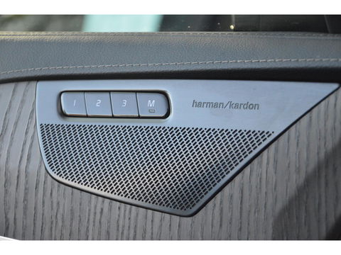 Volvo XC90 T8 Recharge AWD Ultimate Dark | Luchtvering | Head-Up | Panoramadak | Stoelventilatie | Pilot-Assist | Massage stoelen|