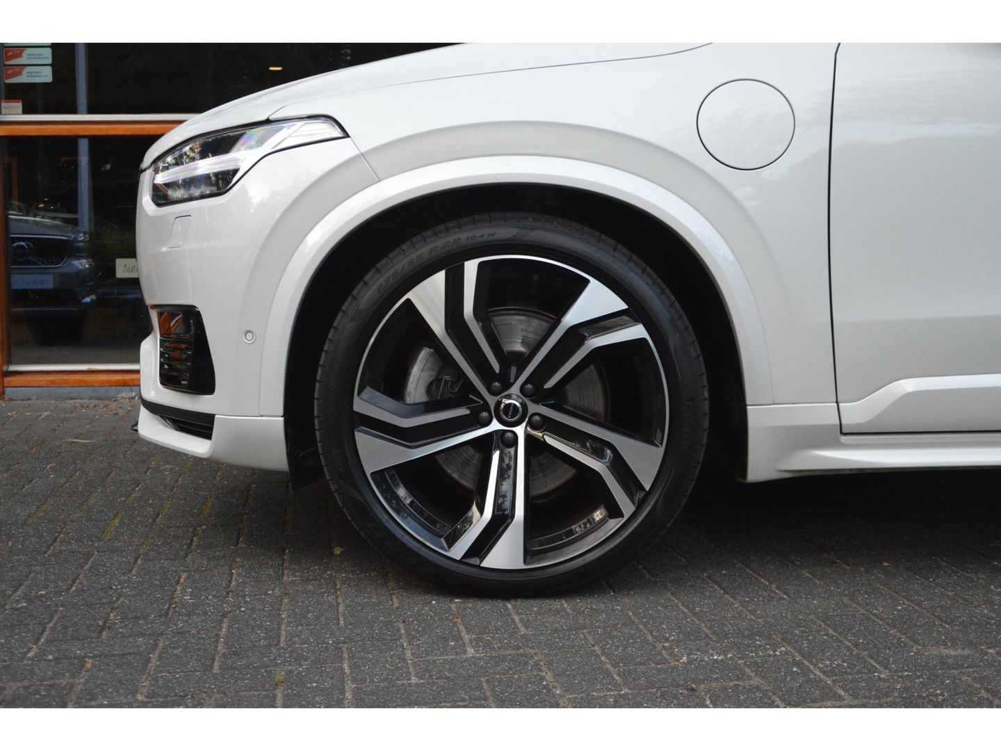 Volvo XC90 T8 Recharge AWD Ultimate Dark | Luchtvering | Head-Up | Panoramadak | Stoelventilatie | Pilot-Assist | Massage stoelen|