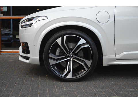 Volvo XC90 T8 Recharge AWD Ultimate Dark | Luchtvering | Head-Up | Panoramadak | Stoelventilatie | Pilot-Assist | Massage stoelen|