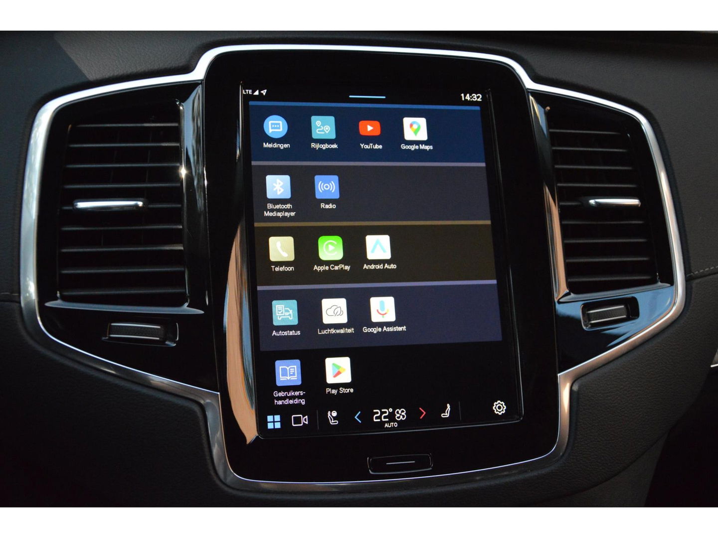 Volvo XC90 T8 Recharge AWD Ultimate Dark | Luchtvering | Head-Up | Panoramadak | Stoelventilatie | Pilot-Assist | Massage stoelen|