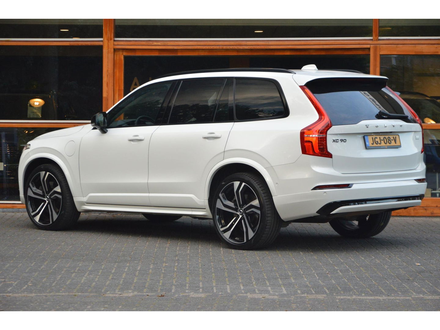 Volvo XC90 T8 Recharge AWD Ultimate Dark | Luchtvering | Head-Up | Panoramadak | Stoelventilatie | Pilot-Assist | Massage stoelen|