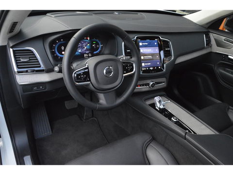 Volvo XC90 T8 Recharge AWD Ultimate Dark | Luchtvering | Head-Up | Panoramadak | Stoelventilatie | Pilot-Assist | Massage stoelen|