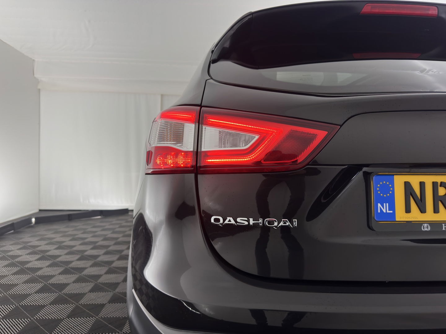 Nissan QASHQAI 1.2 Tekna + *PANO | LUXURY-LEATHER | NAVI-FULLMAP | FULL-LED | PRIVACY-GLASS | AMBIENT-LIGHT | HEATED-COMFORTSEATS | TOPVIEW | LANE-ASSIST | CRUISE | KEYLESS | DAB | ECC | 19"ALU*