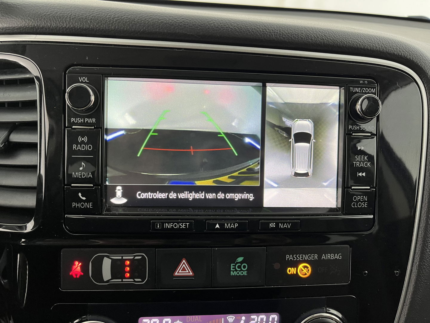 Mitsubishi Outlander 2.0 PHEV Instyle ( Plug-In ) Aut *BROWN-FULL-LEATHER | LED-LIGHTS | NAVI-FULLMAP | KEYLESS | CAMERA | HEATED-COMFORTSEATS | ECC | SHIFT-PADDLES | PDC | CRUISE | PRIVACY-GLASS | DAB | TOWBAR | 18''ALU *