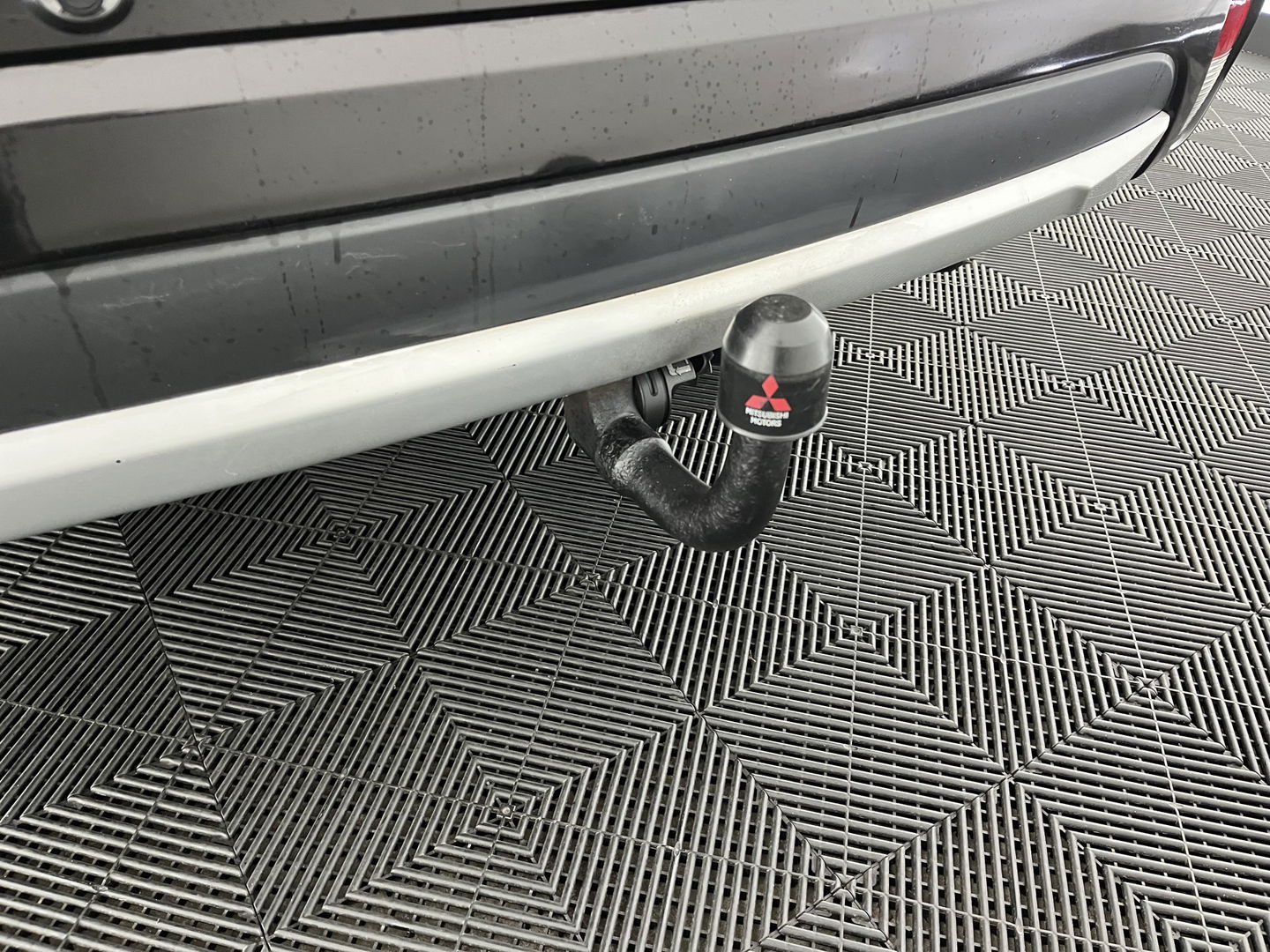 Mitsubishi Outlander 2.0 PHEV Instyle ( Plug-In ) Aut *BROWN-FULL-LEATHER | LED-LIGHTS | NAVI-FULLMAP | KEYLESS | CAMERA | HEATED-COMFORTSEATS | ECC | SHIFT-PADDLES | PDC | CRUISE | PRIVACY-GLASS | DAB | TOWBAR | 18''ALU *