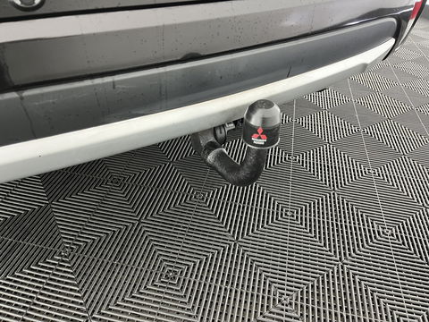 Mitsubishi Outlander 2.0 PHEV Instyle ( Plug-In ) Aut *BROWN-FULL-LEATHER | LED-LIGHTS | NAVI-FULLMAP | KEYLESS | CAMERA | HEATED-COMFORTSEATS | ECC | SHIFT-PADDLES | PDC | CRUISE | PRIVACY-GLASS | DAB | TOWBAR | 18''ALU *