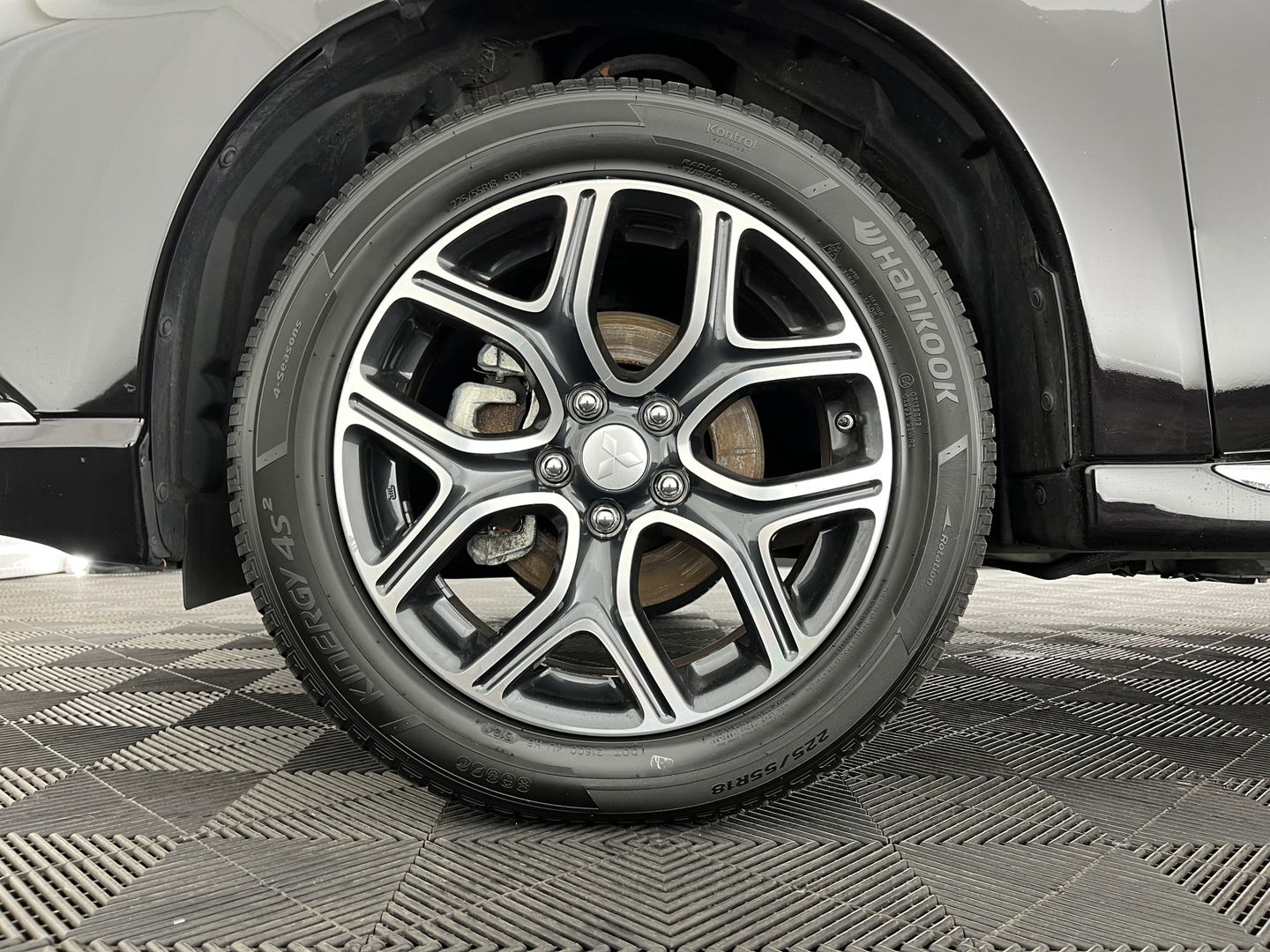 Mitsubishi Outlander 2.0 PHEV Instyle ( Plug-In ) Aut *BROWN-FULL-LEATHER | LED-LIGHTS | NAVI-FULLMAP | KEYLESS | CAMERA | HEATED-COMFORTSEATS | ECC | SHIFT-PADDLES | PDC | CRUISE | PRIVACY-GLASS | DAB | TOWBAR | 18''ALU *