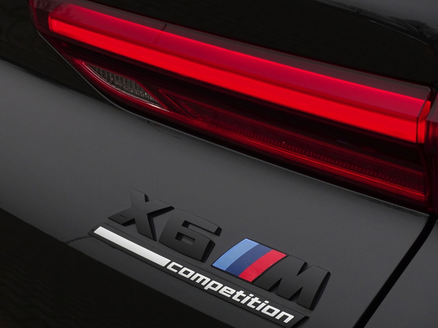 BMW X6 M Competition 627PK / SkyLounge / Carbon / Laser / M- Individual /