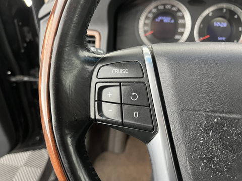 Volvo S80 2.4 D5 Executive Aut. *PANO | LUXURY-LEATHER | XENON | ECC | HEATED-COMFORTSEATS | CRUISE | PDC | WOODEN-INLAY | MEMORY-PACK | NAVI-FULLMAP | DYNAUDIO | TOWBAR | CRUISE | KEYLESS | 18''ALU*