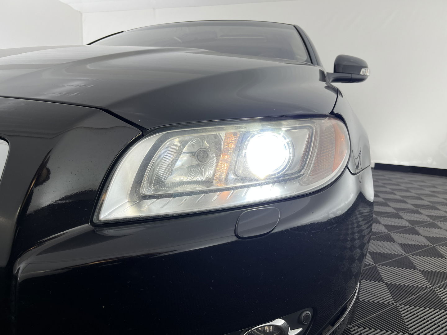 Volvo S80 2.4 D5 Executive Aut. *PANO | LUXURY-LEATHER | XENON | ECC | HEATED-COMFORTSEATS | CRUISE | PDC | WOODEN-INLAY | MEMORY-PACK | NAVI-FULLMAP | DYNAUDIO | TOWBAR | CRUISE | KEYLESS | 18''ALU*