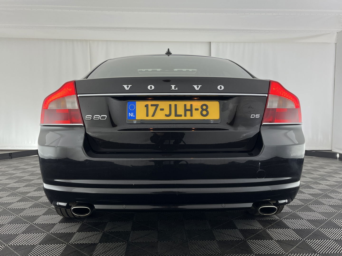 Volvo S80 2.4 D5 Executive Aut. *PANO | LUXURY-LEATHER | XENON | ECC | HEATED-COMFORTSEATS | CRUISE | PDC | WOODEN-INLAY | MEMORY-PACK | NAVI-FULLMAP | DYNAUDIO | TOWBAR | CRUISE | KEYLESS | 18''ALU*