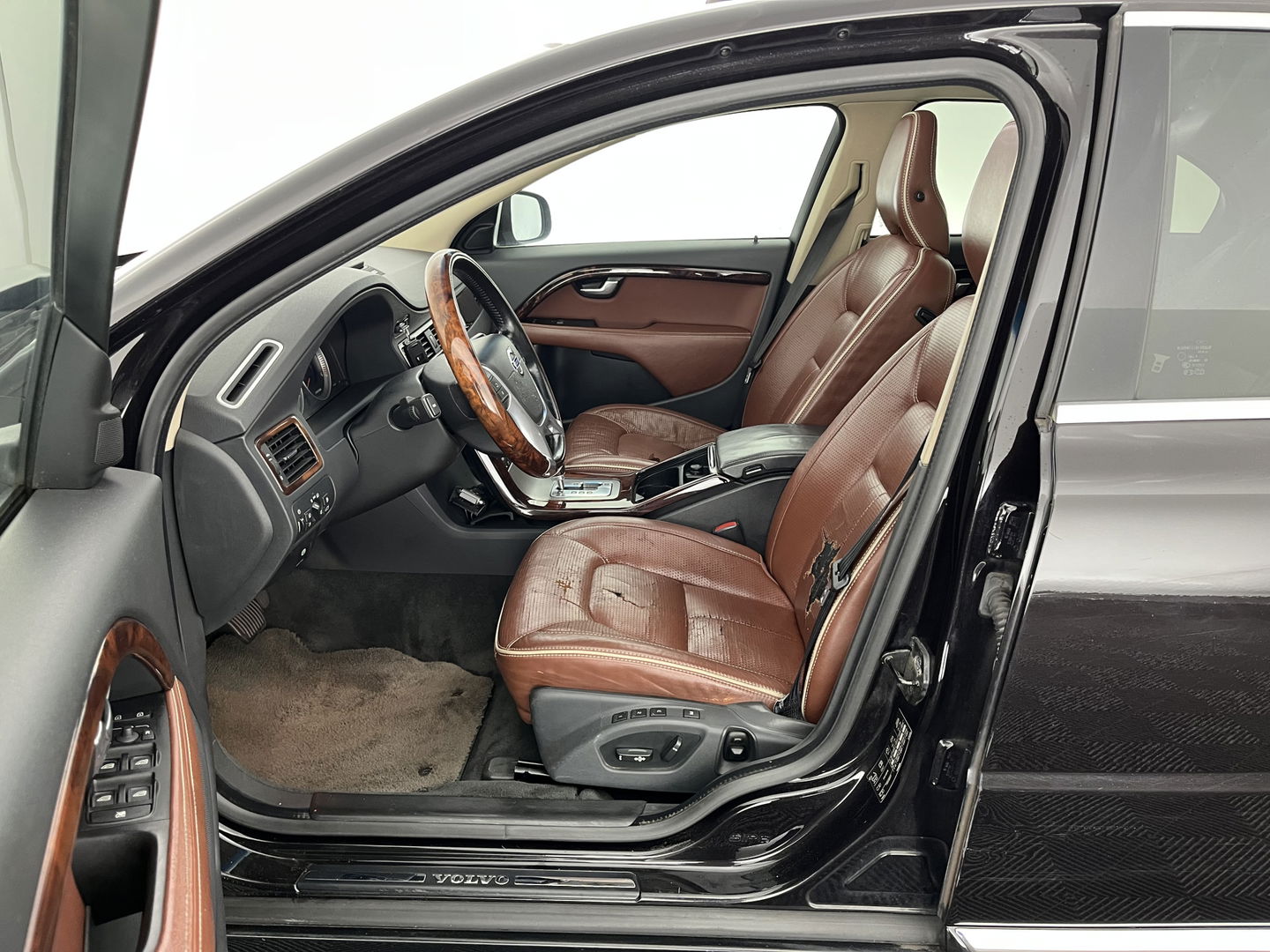 Volvo S80 2.4 D5 Executive Aut. *PANO | LUXURY-LEATHER | XENON | ECC | HEATED-COMFORTSEATS | CRUISE | PDC | WOODEN-INLAY | MEMORY-PACK | NAVI-FULLMAP | DYNAUDIO | TOWBAR | CRUISE | KEYLESS | 18''ALU*