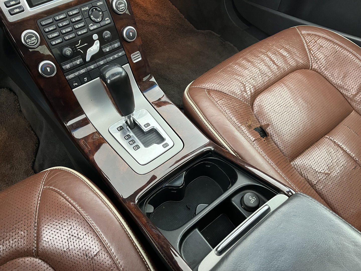 Volvo S80 2.4 D5 Executive Aut. *PANO | LUXURY-LEATHER | XENON | ECC | HEATED-COMFORTSEATS | CRUISE | PDC | WOODEN-INLAY | MEMORY-PACK | NAVI-FULLMAP | DYNAUDIO | TOWBAR | CRUISE | KEYLESS | 18''ALU*