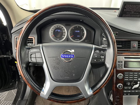 Volvo S80 2.4 D5 Executive Aut. *PANO | LUXURY-LEATHER | XENON | ECC | HEATED-COMFORTSEATS | CRUISE | PDC | WOODEN-INLAY | MEMORY-PACK | NAVI-FULLMAP | DYNAUDIO | TOWBAR | CRUISE | KEYLESS | 18''ALU*