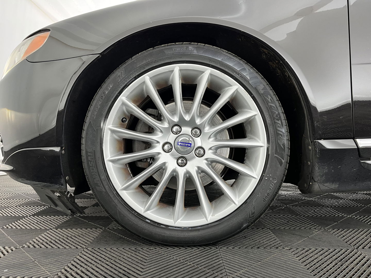 Volvo S80 2.4 D5 Executive Aut. *PANO | LUXURY-LEATHER | XENON | ECC | HEATED-COMFORTSEATS | CRUISE | PDC | WOODEN-INLAY | MEMORY-PACK | NAVI-FULLMAP | DYNAUDIO | TOWBAR | CRUISE | KEYLESS | 18''ALU*