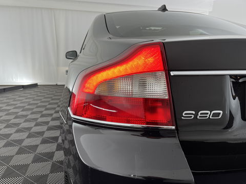 Volvo S80 2.4 D5 Executive Aut. *PANO | LUXURY-LEATHER | XENON | ECC | HEATED-COMFORTSEATS | CRUISE | PDC | WOODEN-INLAY | MEMORY-PACK | NAVI-FULLMAP | DYNAUDIO | TOWBAR | CRUISE | KEYLESS | 18''ALU*