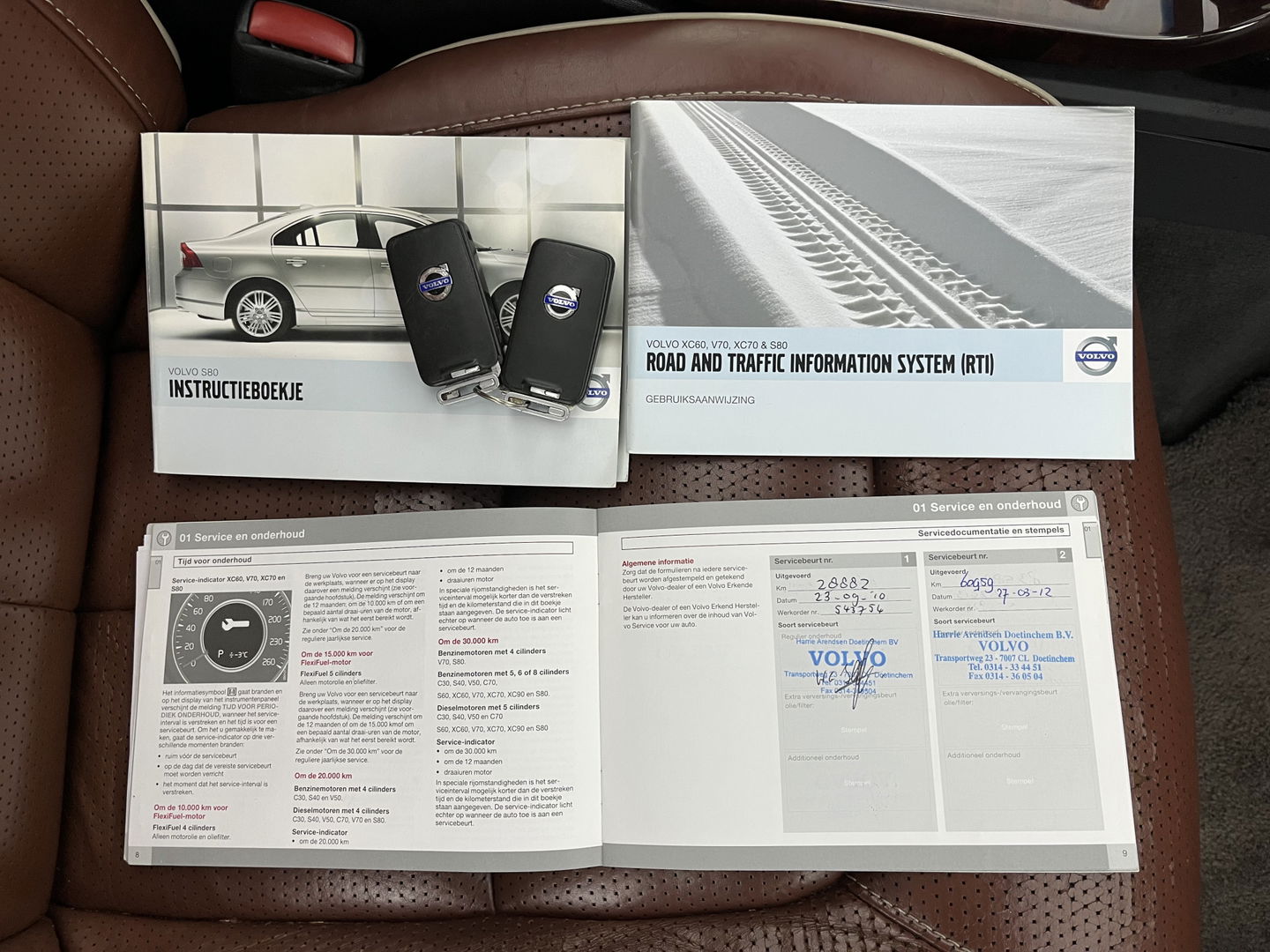 Volvo S80 2.4 D5 Executive Aut. *PANO | LUXURY-LEATHER | XENON | ECC | HEATED-COMFORTSEATS | CRUISE | PDC | WOODEN-INLAY | MEMORY-PACK | NAVI-FULLMAP | DYNAUDIO | TOWBAR | CRUISE | KEYLESS | 18''ALU*