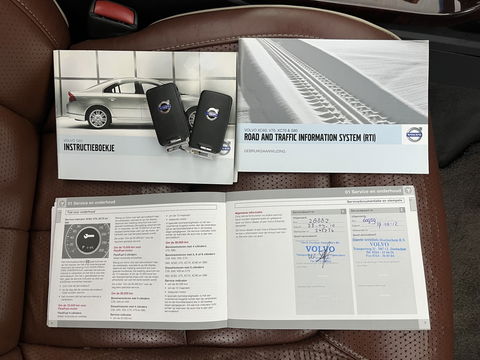 Volvo S80 2.4 D5 Executive Aut. *PANO | LUXURY-LEATHER | XENON | ECC | HEATED-COMFORTSEATS | CRUISE | PDC | WOODEN-INLAY | MEMORY-PACK | NAVI-FULLMAP | DYNAUDIO | TOWBAR | CRUISE | KEYLESS | 18''ALU*