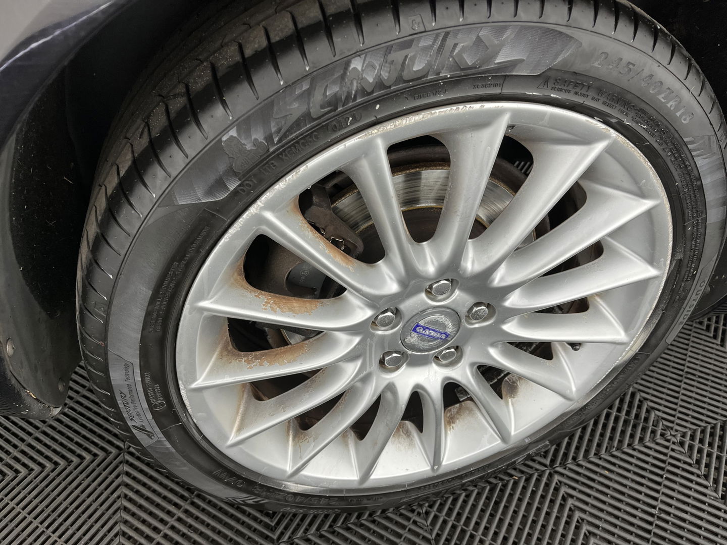 Volvo S80 2.4 D5 Executive Aut. *PANO | LUXURY-LEATHER | XENON | ECC | HEATED-COMFORTSEATS | CRUISE | PDC | WOODEN-INLAY | MEMORY-PACK | NAVI-FULLMAP | DYNAUDIO | TOWBAR | CRUISE | KEYLESS | 18''ALU*