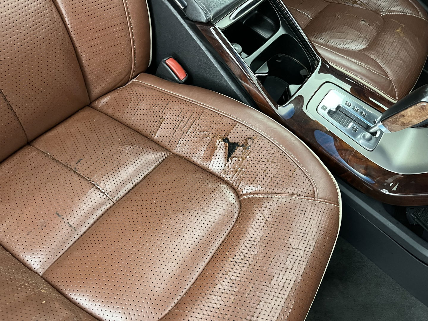 Volvo S80 2.4 D5 Executive Aut. *PANO | LUXURY-LEATHER | XENON | ECC | HEATED-COMFORTSEATS | CRUISE | PDC | WOODEN-INLAY | MEMORY-PACK | NAVI-FULLMAP | DYNAUDIO | TOWBAR | CRUISE | KEYLESS | 18''ALU*