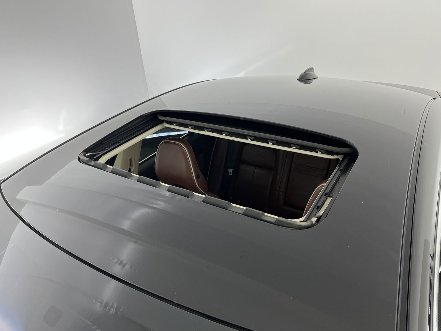 Volvo S80 2.4 D5 Executive Aut. *PANO | LUXURY-LEATHER | XENON | ECC | HEATED-COMFORTSEATS | CRUISE | PDC | WOODEN-INLAY | MEMORY-PACK | NAVI-FULLMAP | DYNAUDIO | TOWBAR | CRUISE | KEYLESS | 18''ALU*