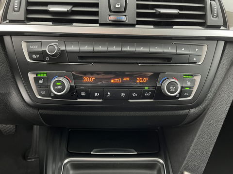 BMW 3 Serie Touring 318d Modern Line High Executive *LEATHER-FABRIC | NAVI-FULLMAP | HEATED-COMFORTSEATS | ECC | PRIVACY-GLASS | TOWBAR | CRUISE | PDC | 17''ALU*