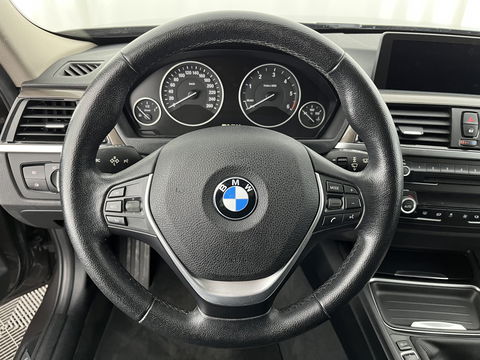BMW 3 Serie Touring 318d Modern Line High Executive *LEATHER-FABRIC | NAVI-FULLMAP | HEATED-COMFORTSEATS | ECC | PRIVACY-GLASS | TOWBAR | CRUISE | PDC | 17''ALU*