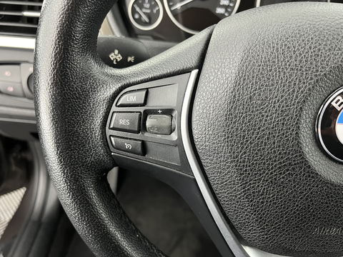 BMW 3 Serie Touring 318d Modern Line High Executive *LEATHER-FABRIC | NAVI-FULLMAP | HEATED-COMFORTSEATS | ECC | PRIVACY-GLASS | TOWBAR | CRUISE | PDC | 17''ALU*