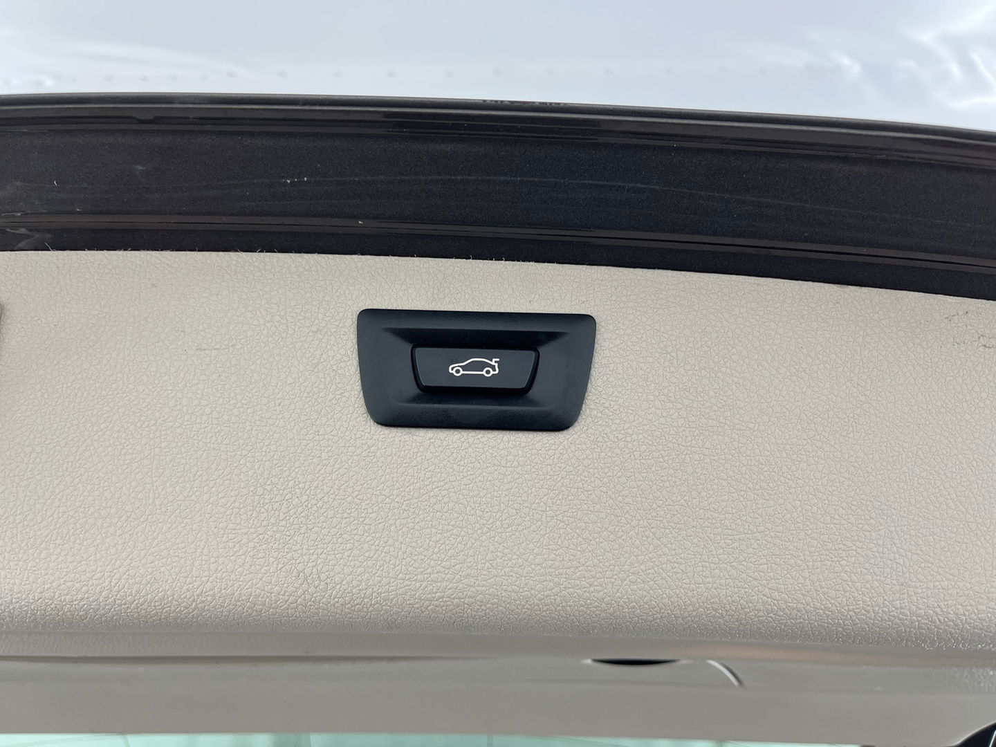 BMW 3 Serie Touring 318d Modern Line High Executive *LEATHER-FABRIC | NAVI-FULLMAP | HEATED-COMFORTSEATS | ECC | PRIVACY-GLASS | TOWBAR | CRUISE | PDC | 17''ALU*