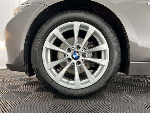 BMW 3 Serie Touring 318d Modern Line High Executive *LEATHER-FABRIC | NAVI-FULLMAP | HEATED-COMFORTSEATS | ECC | PRIVACY-GLASS | TOWBAR | CRUISE | PDC | 17''ALU*
