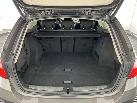 BMW 3 Serie Touring 318d Modern Line High Executive *LEATHER-FABRIC | NAVI-FULLMAP | HEATED-COMFORTSEATS | ECC | PRIVACY-GLASS | TOWBAR | CRUISE | PDC | 17''ALU*