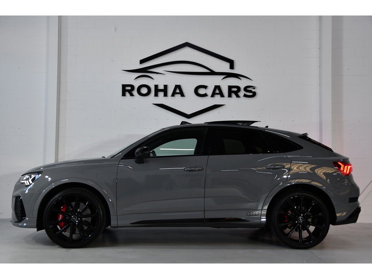 Audi Q3 Sportback 2.5 TFSI RSQ3 Pano*RS Seat*360 Cam*Memory*Sonos