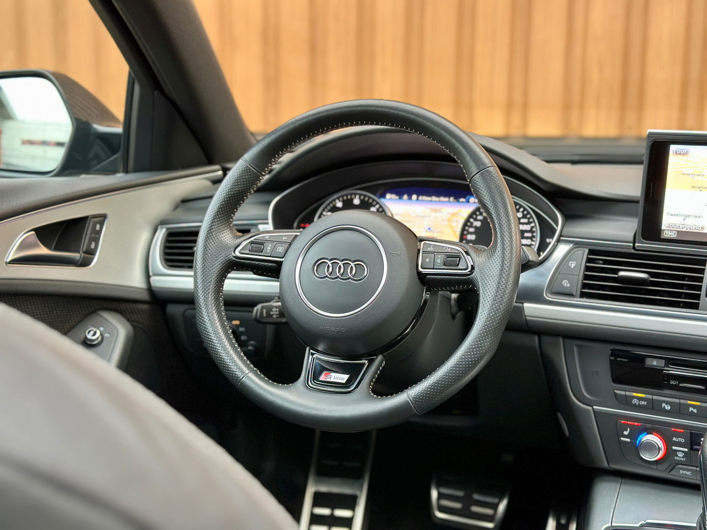 Audi A6 Avant 2.0 TFSI quattro S-Line | Panoramadak | Camera | Apple Carplay | Android Auto | Wegklapbare Trekhaak | ACC | Stoelverwarming | Keyless