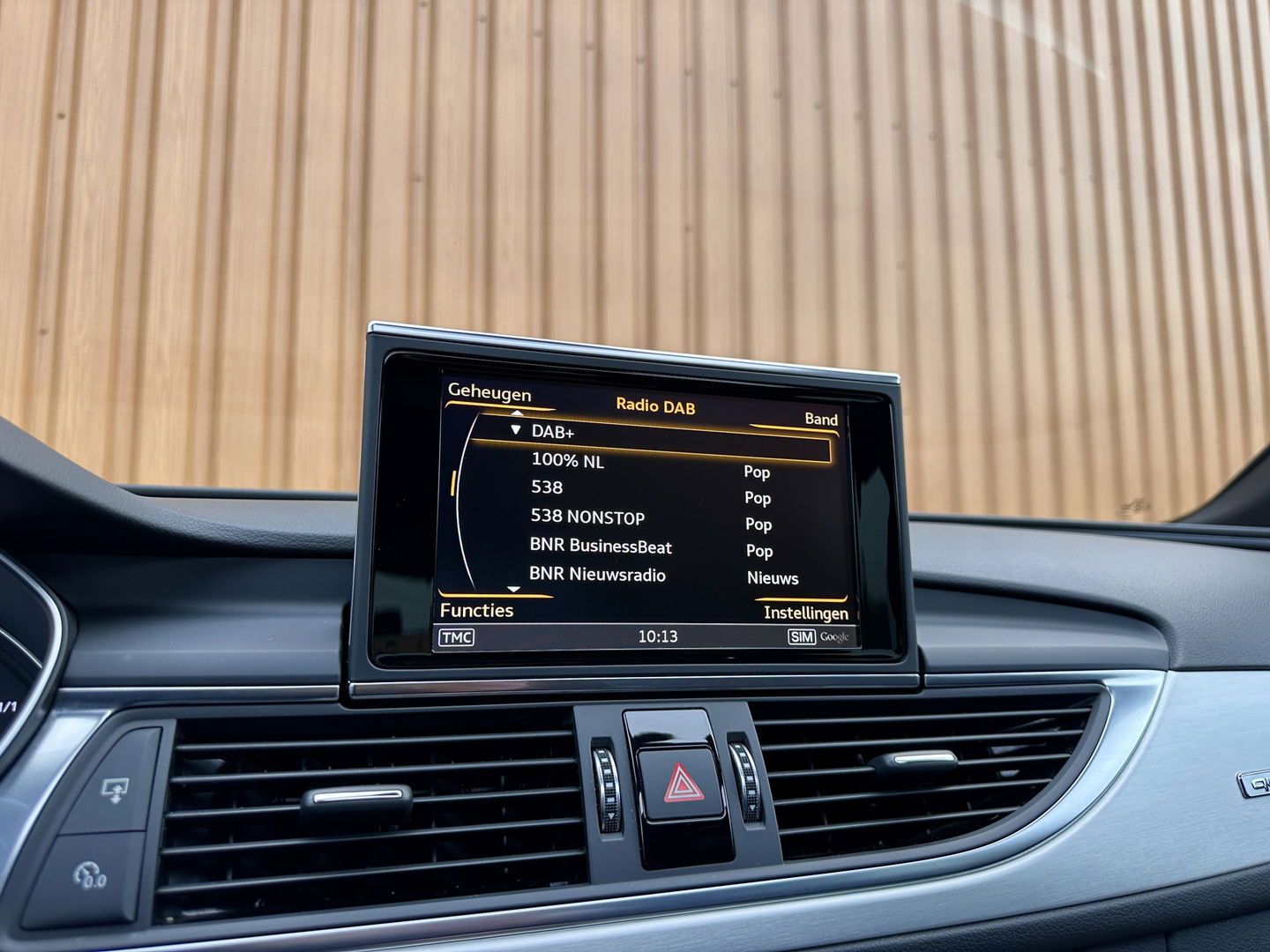 Audi A6 Avant 2.0 TFSI quattro S-Line | Panoramadak | Camera | Apple Carplay | Android Auto | Wegklapbare Trekhaak | ACC | Stoelverwarming | Keyless