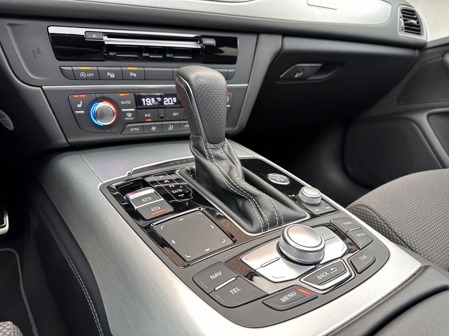 Audi A6 Avant 2.0 TFSI quattro S-Line | Panoramadak | Camera | Apple Carplay | Android Auto | Wegklapbare Trekhaak | ACC | Stoelverwarming | Keyless
