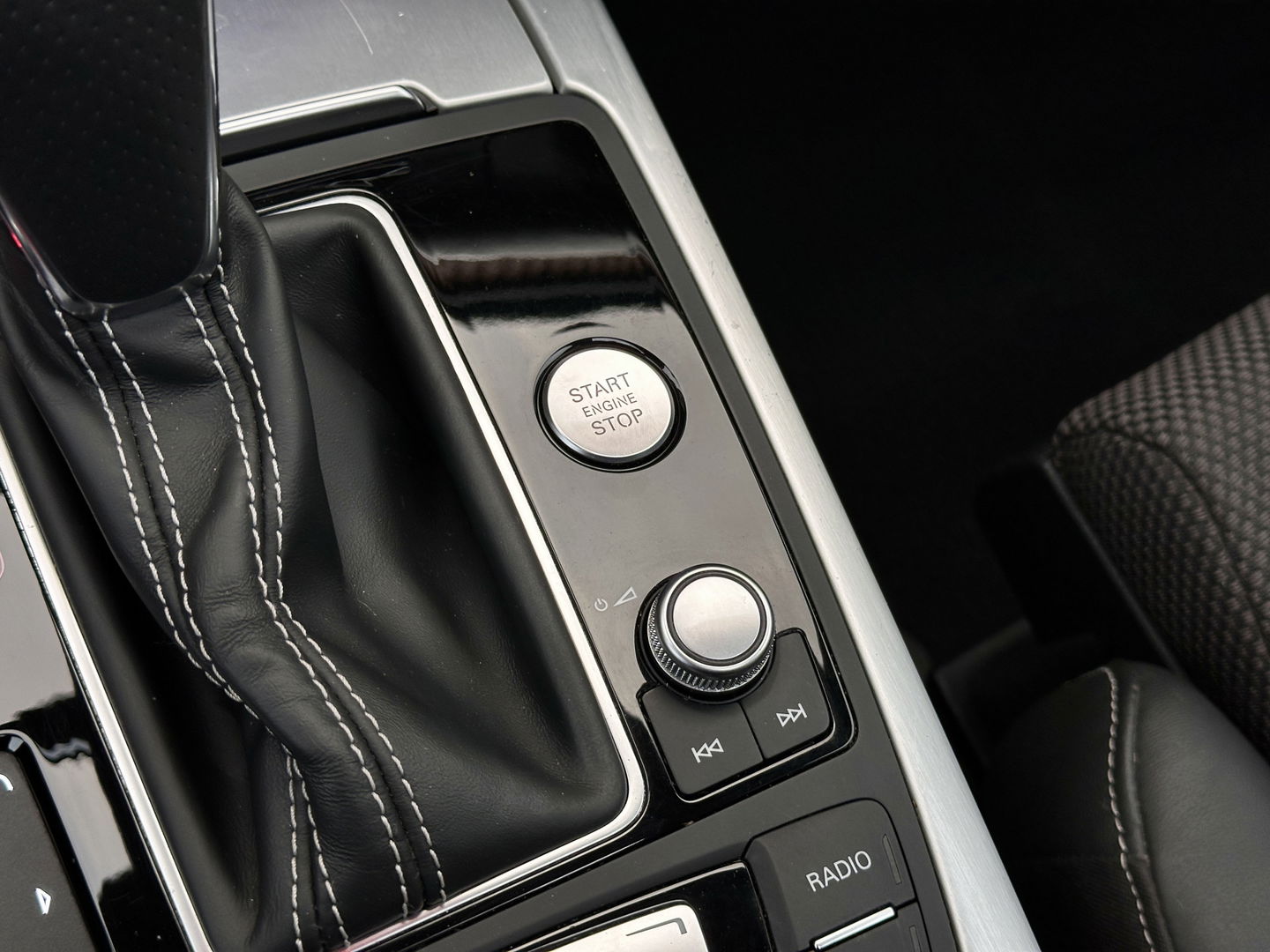 Audi A6 Avant 2.0 TFSI quattro S-Line | Panoramadak | Camera | Apple Carplay | Android Auto | Wegklapbare Trekhaak | ACC | Stoelverwarming | Keyless