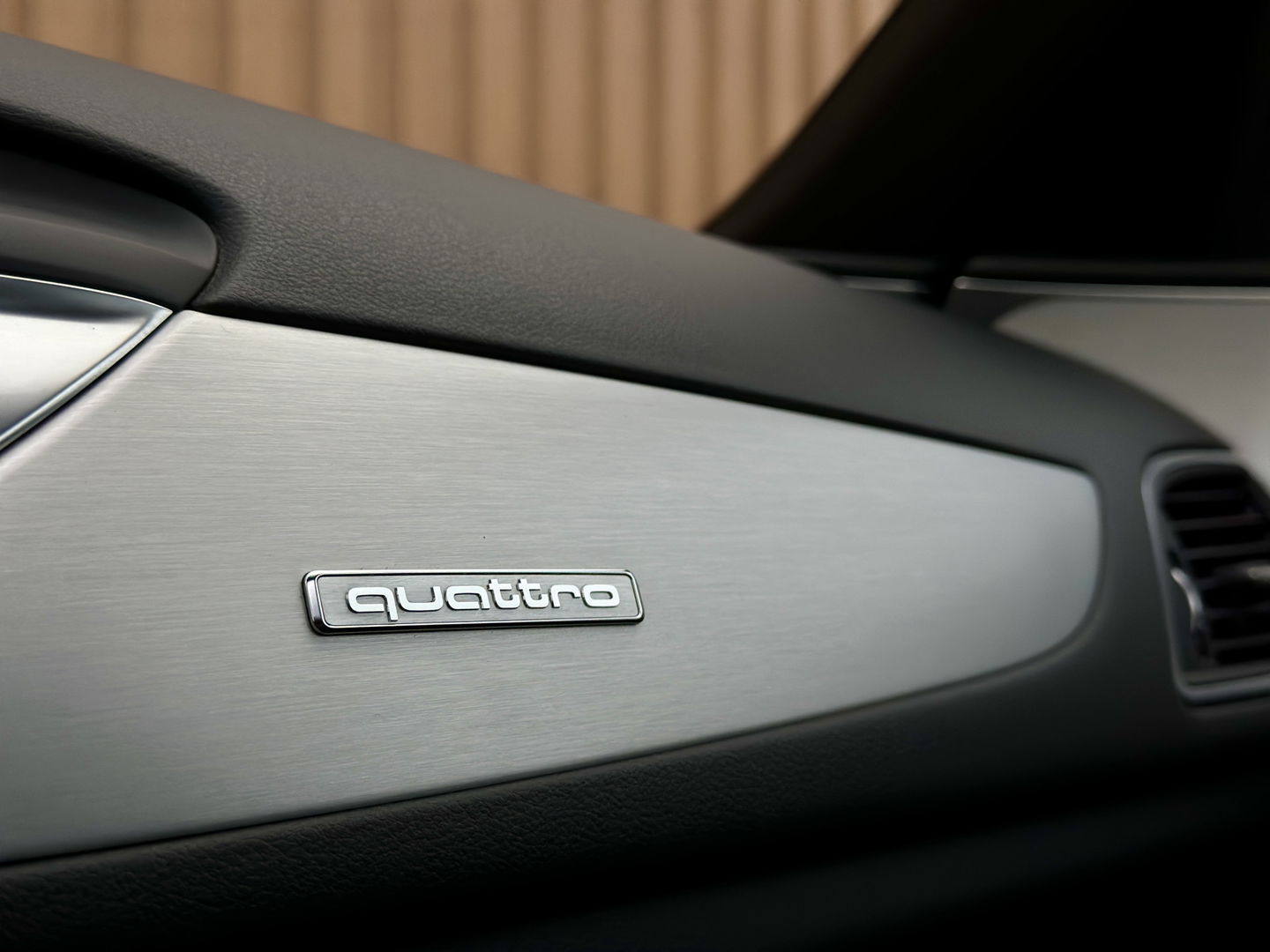 Audi A6 Avant 2.0 TFSI quattro S-Line | Panoramadak | Camera | Apple Carplay | Android Auto | Wegklapbare Trekhaak | ACC | Stoelverwarming | Keyless