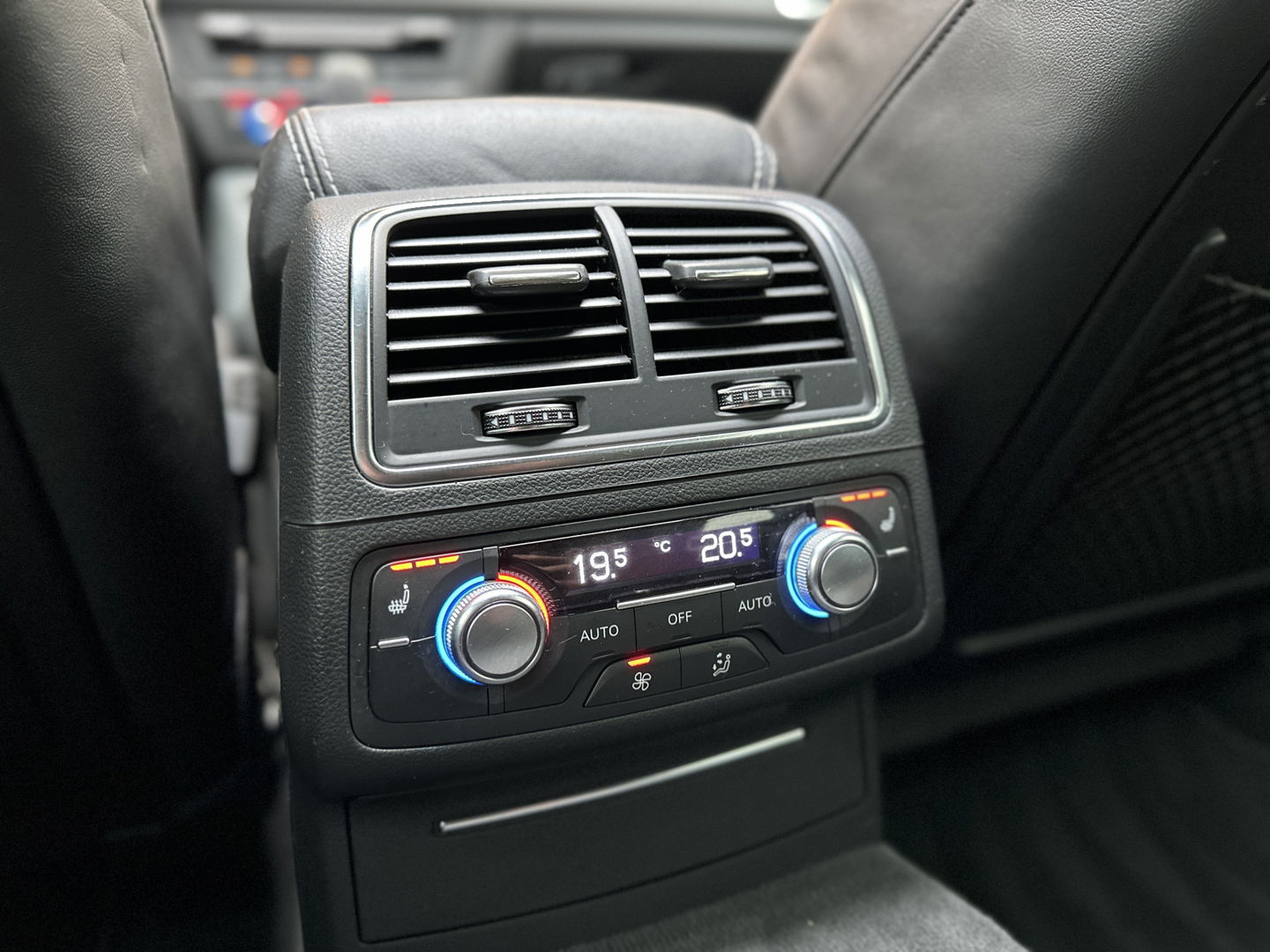 Audi A6 Avant 2.0 TFSI quattro S-Line | Panoramadak | Camera | Apple Carplay | Android Auto | Wegklapbare Trekhaak | ACC | Stoelverwarming | Keyless