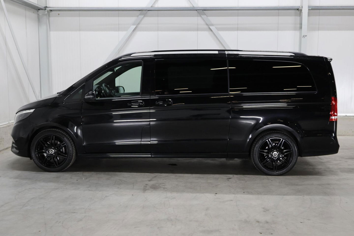 Mercedes-Benz V-Klasse 300d Extra Lang DC Avantgarde Edition