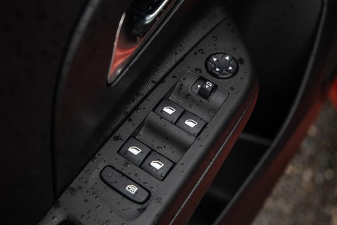 Opel Corsa 1.2 Turbo AUTOMAAT / CARPLAY / CAMERA / DEALER AUTO