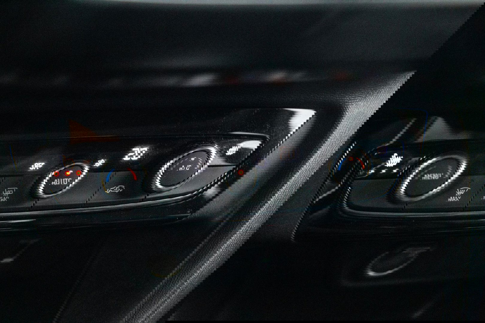 Opel Corsa 1.2 Turbo AUTOMAAT / CARPLAY / CAMERA / DEALER AUTO