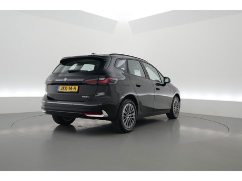 BMW 2 Serie Active Tourer 220i | Navi | Camera | Stoelverw. | Apple CarPlay | Cruise | 17''