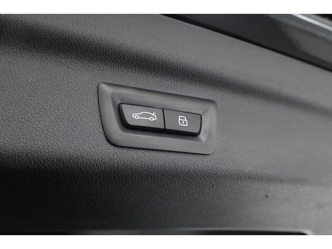 BMW 2 Serie Active Tourer 220i | Navi | Camera | Stoelverw. | Apple CarPlay | Cruise | 17''