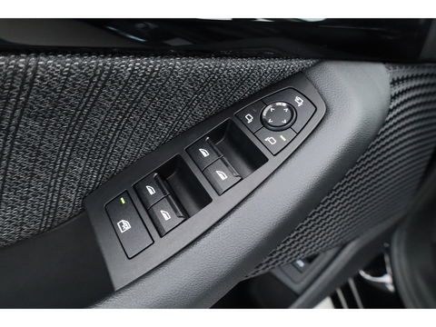 BMW 2 Serie Active Tourer 220i | Navi | Camera | Stoelverw. | Apple CarPlay | Cruise | 17''