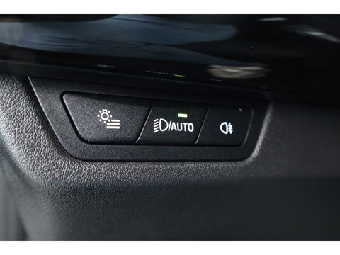 BMW 2 Serie Active Tourer 220i | Navi | Camera | Stoelverw. | Apple CarPlay | Cruise | 17''