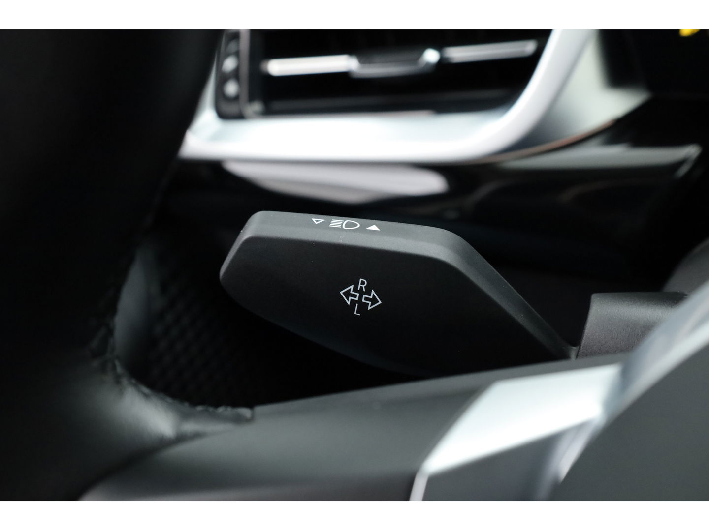 BMW 2 Serie Active Tourer 220i | Navi | Camera | Stoelverw. | Apple CarPlay | Cruise | 17''