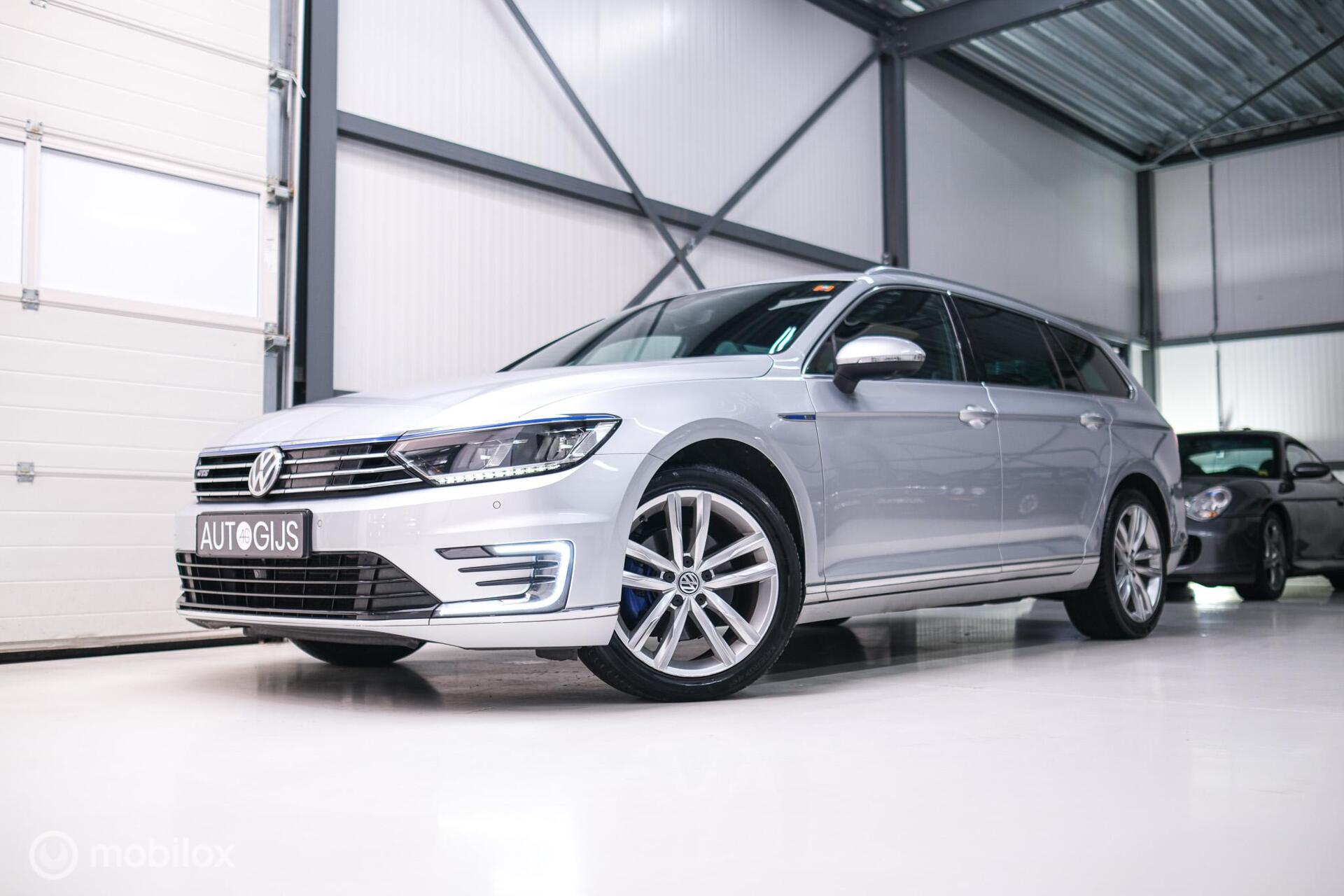 Volkswagen Passat Variant 1.4 TSI GTE Highline | Virtual cockpit | Panoramadak | Trekhaak | Leder | Dynaudio | NL auto NAP | rijklaarprijs |
